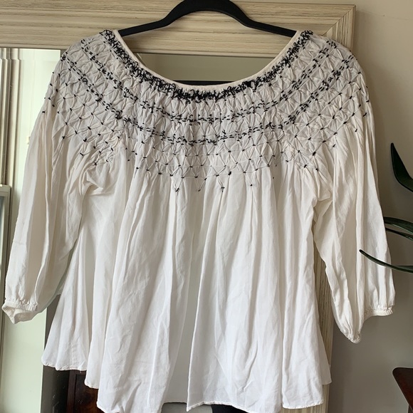 FREE PEOPLE white & black embroidered peasant blouse top (XS) ✨ - Picture 5 of 7